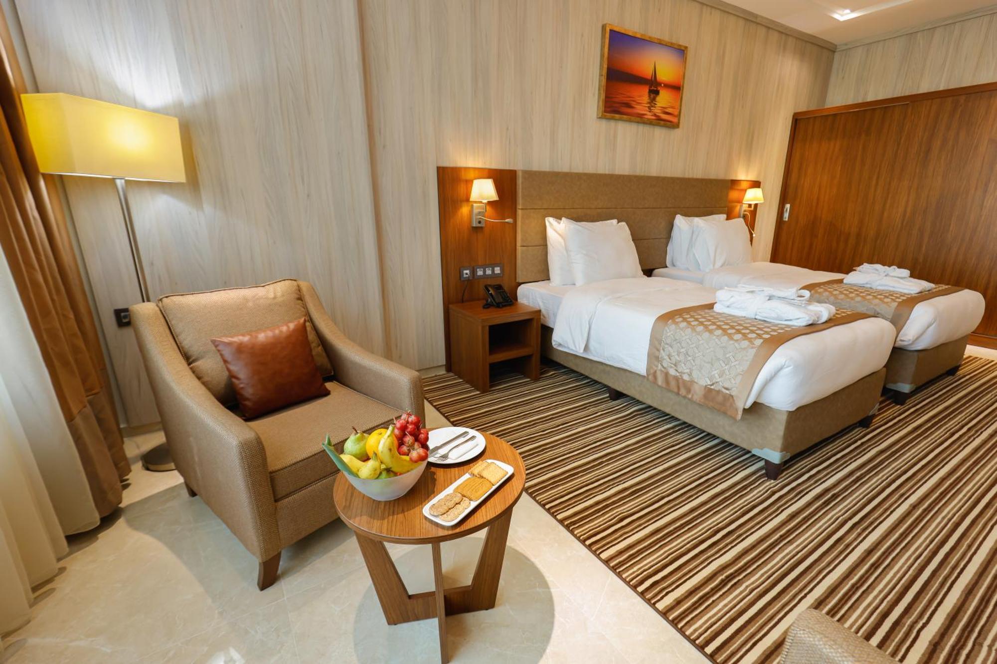 Byblos Hotel Абиджан Екстериор снимка