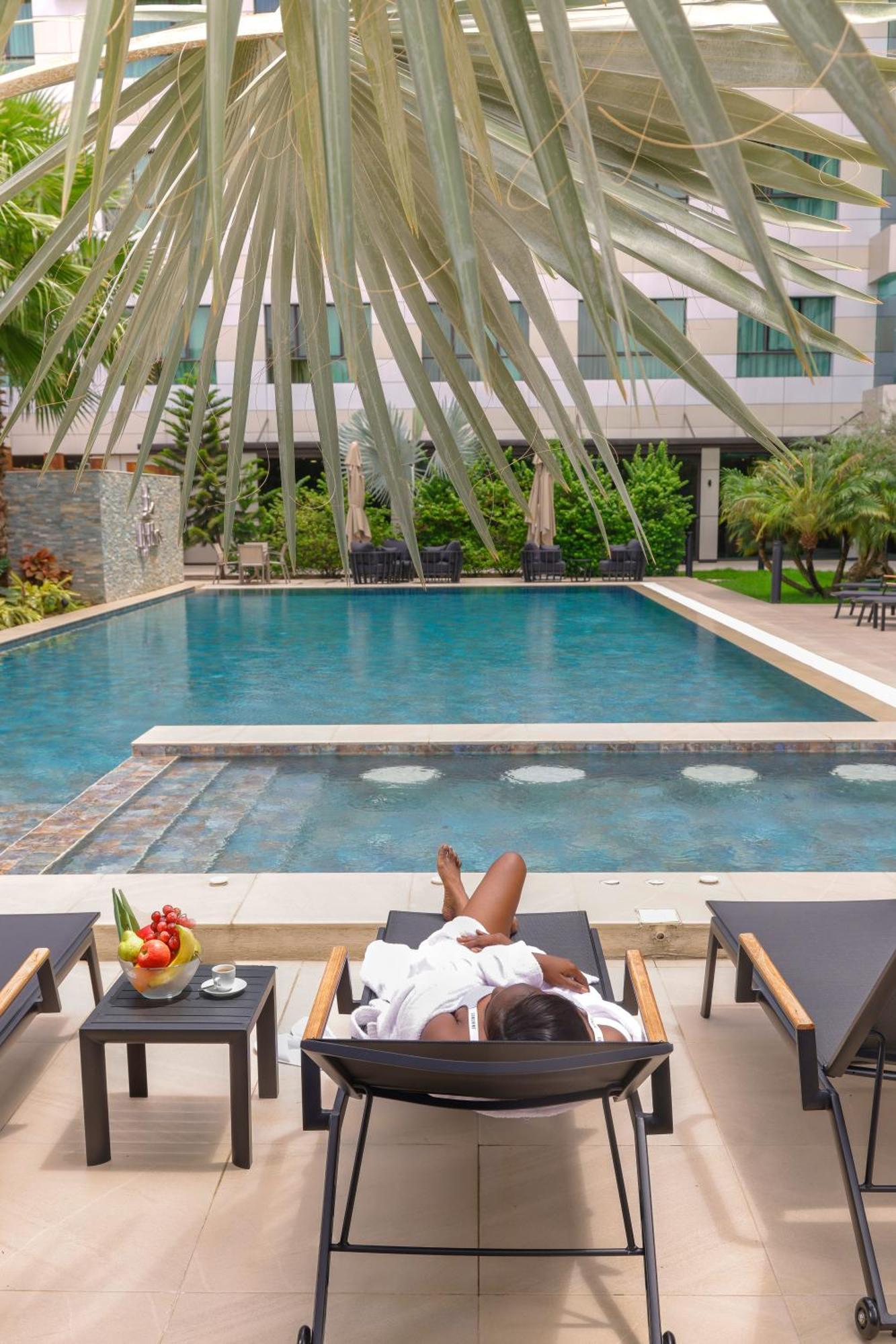 Byblos Hotel Абиджан Екстериор снимка