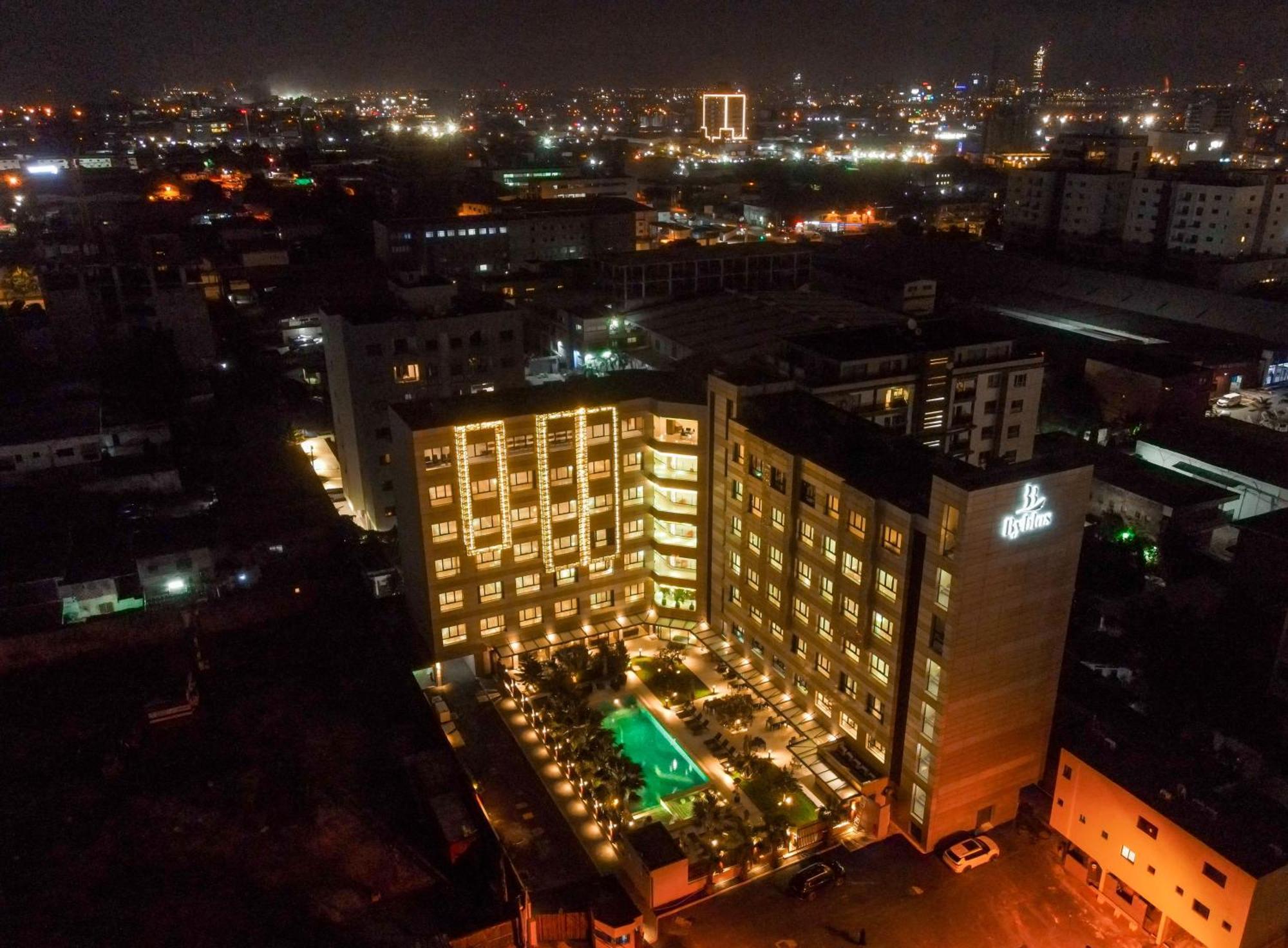 Byblos Hotel Абиджан Екстериор снимка